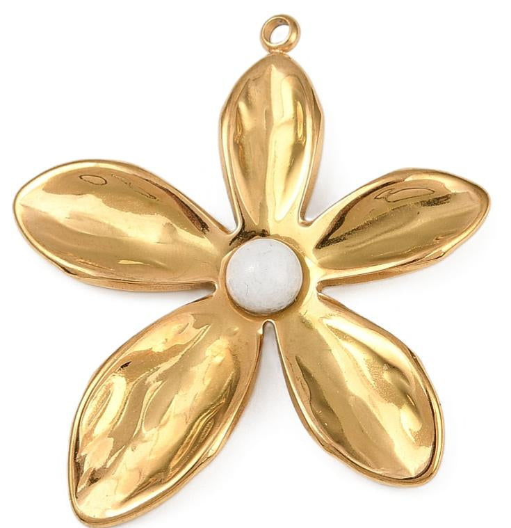 Pearl Flower Heart (36.5x32x4.5mm)