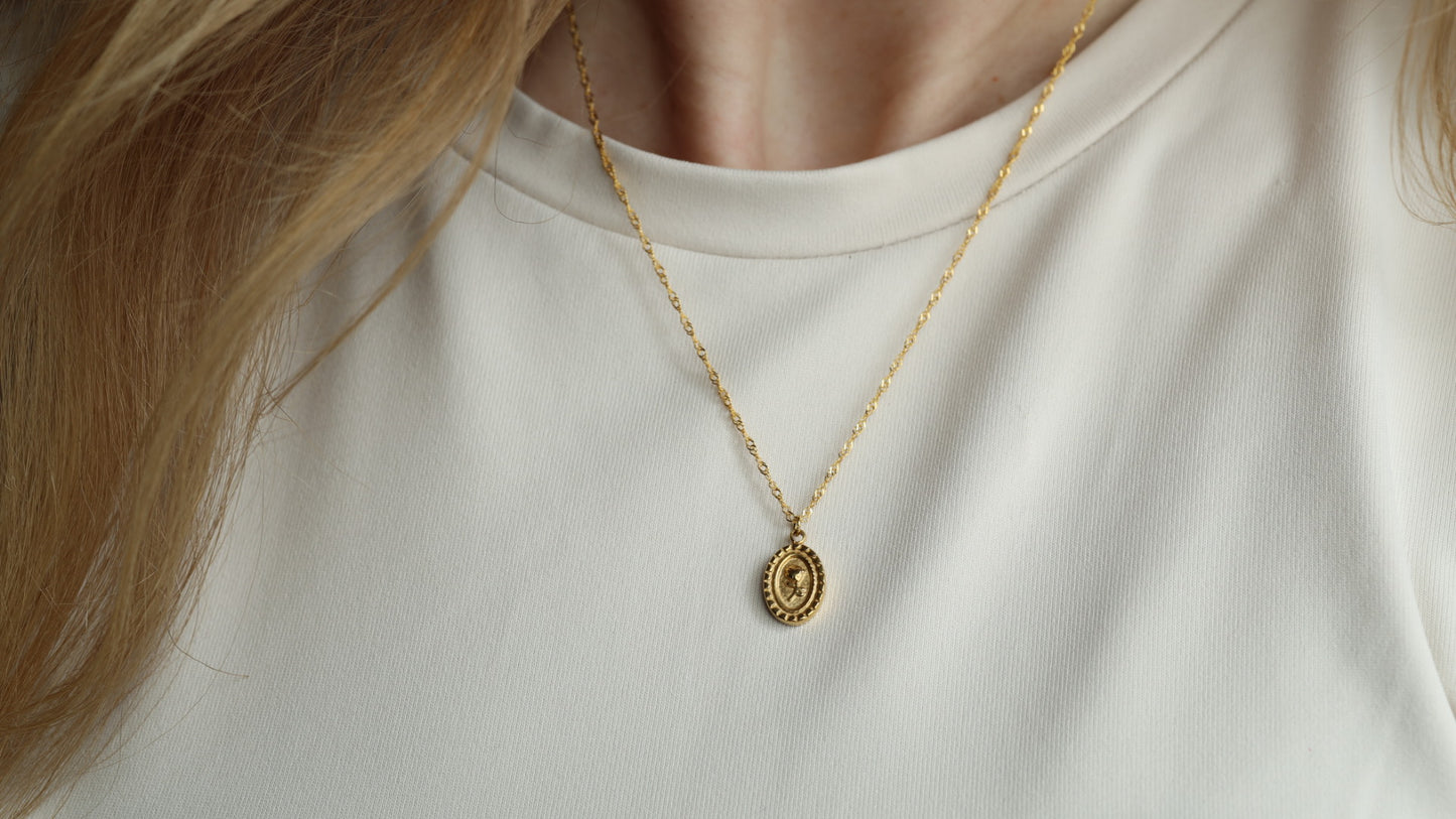 The Vintage Bloom Pendant Necklace